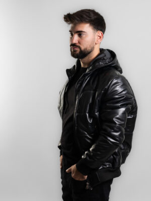 Piumino in Pelle Nera da Uomo – Comfort e Stile Invernale