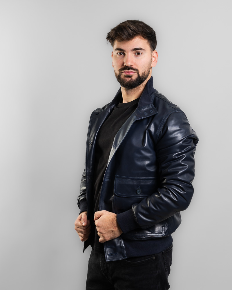 Giubbino in Pelle Blu/Nero da Uomo – Stile Contemporaneo e Carattere - immagine 4