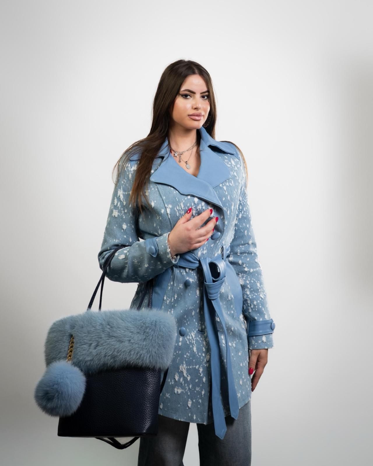 Trench pelle e jeans