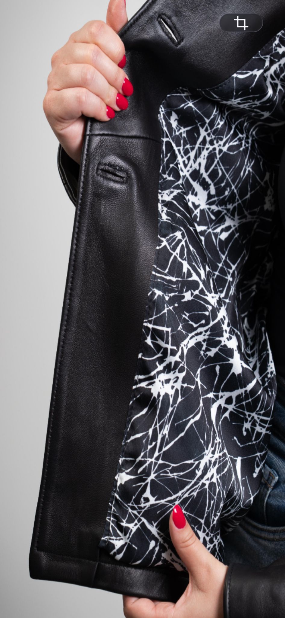 Giacca in Pelle da Donna – Eleganza Moderna in Nero - immagine 3