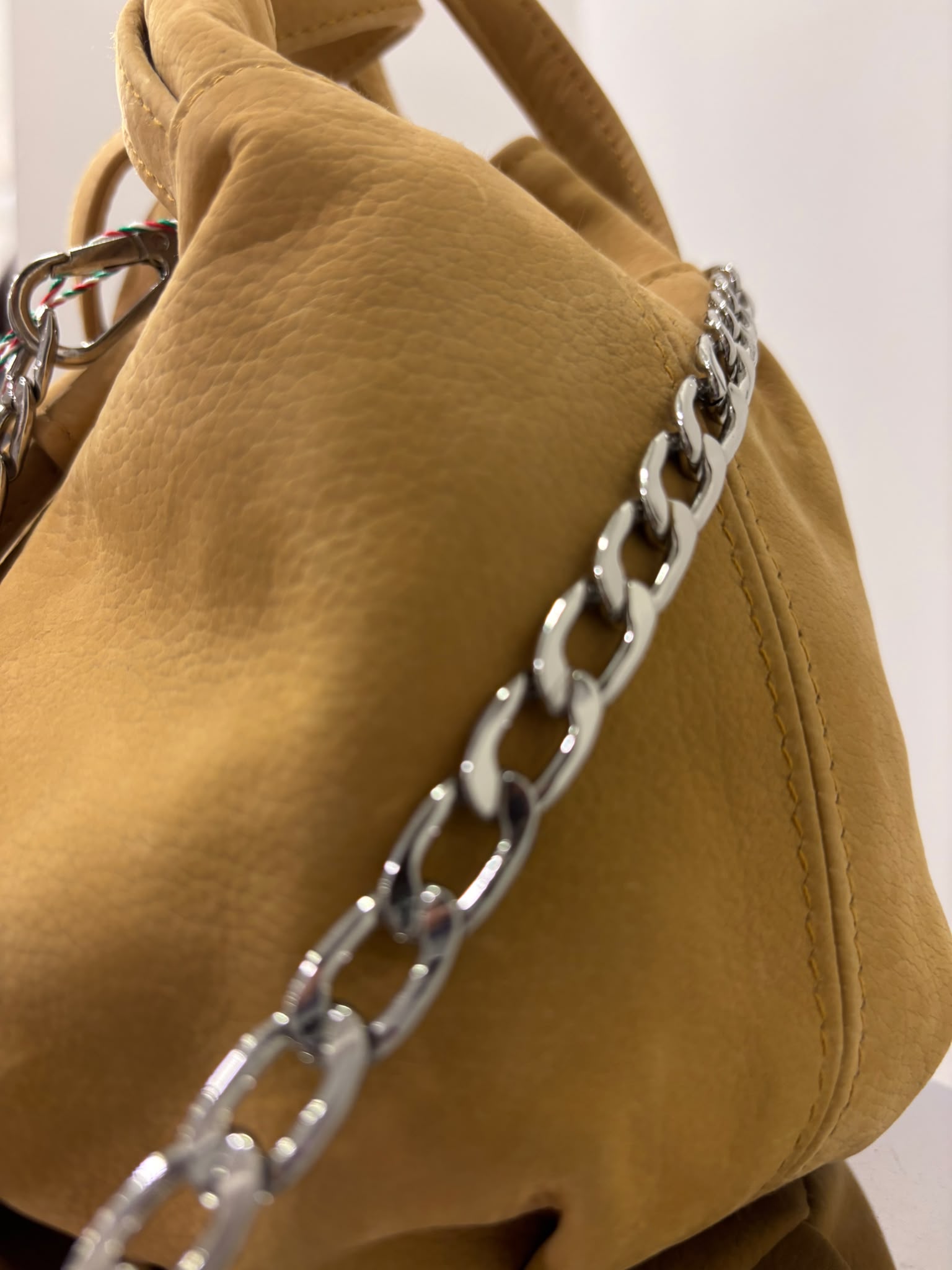 Borsa a Secchiello in Vera Pelle Camel / Cuoio - immagine 3